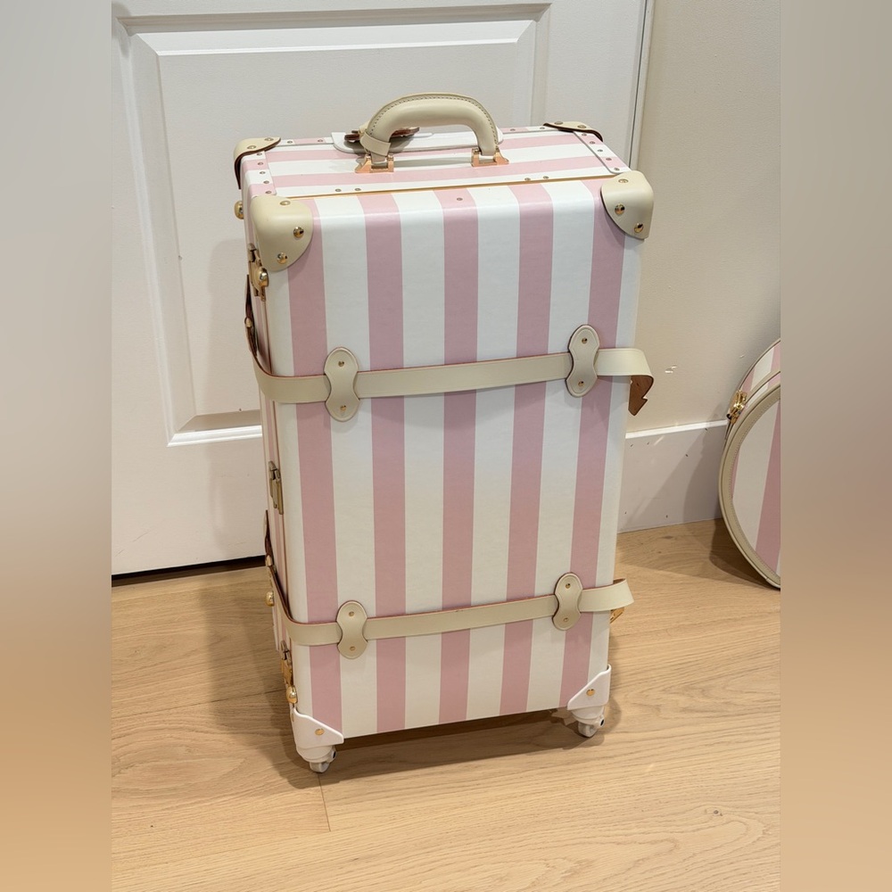 New Steamline luggage pink stripe suitcase Check in spinner - Picture 1 of 6